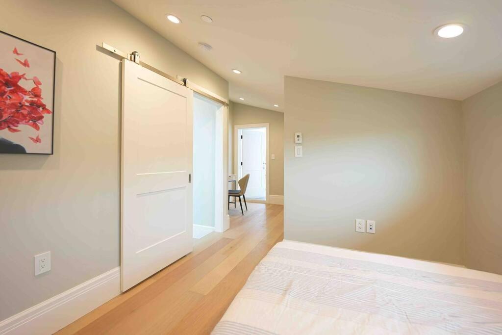 Four Bedrooms New Lovely Duplex House-1628 Vancouver Exterior photo